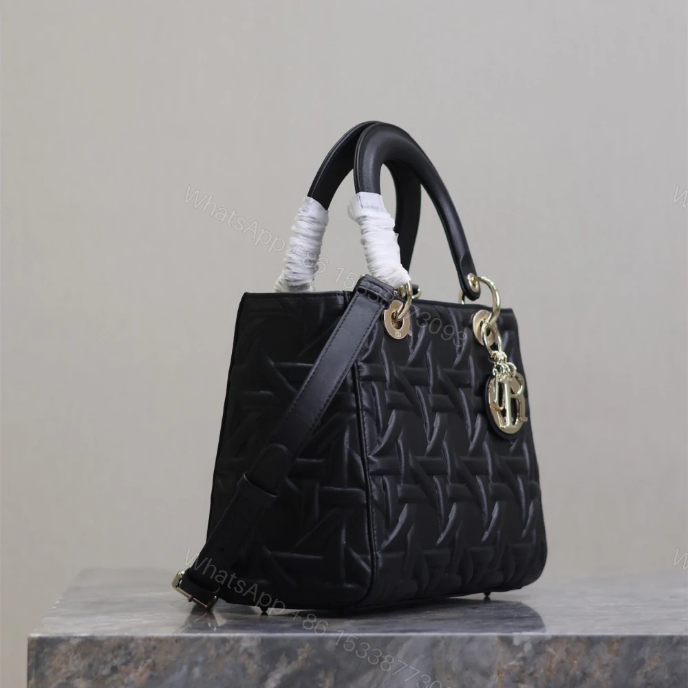 View 5 of 高仿Dior*Lady系列M0565M900壓花菱格手袋黑金中號免檢版