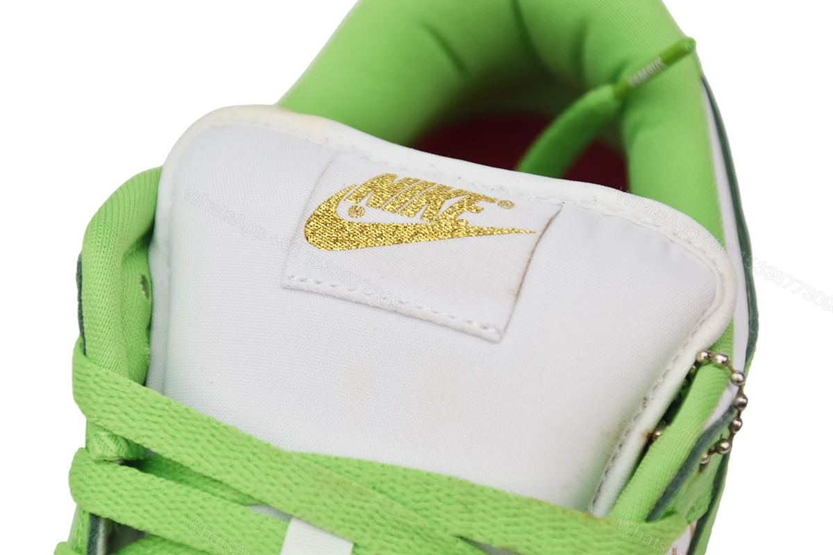 View 7 of Supreme x Nike SB Dunk Low "Green Stars” DH3228-101