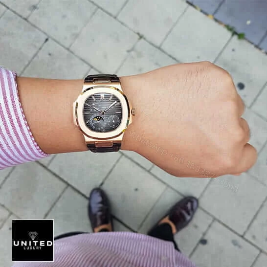 View 4 of Patek Philippe Nautilus Gold Leather Replica