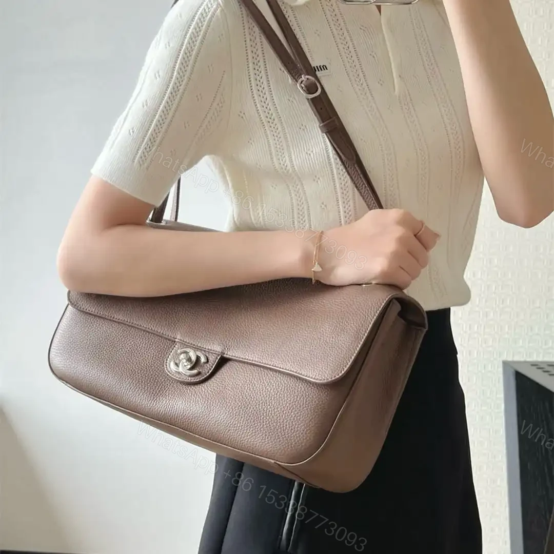 View 23 of 高仿Chanel*26S系列AS6231粒面小牛皮翻蓋包淺棕色大號免檢版