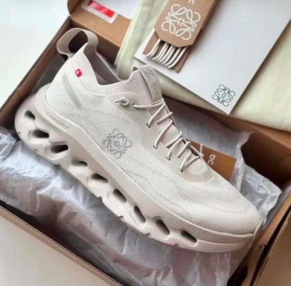 View 9 of FIRST COPY ON RUNNING X LOEWE CLOUDTILT