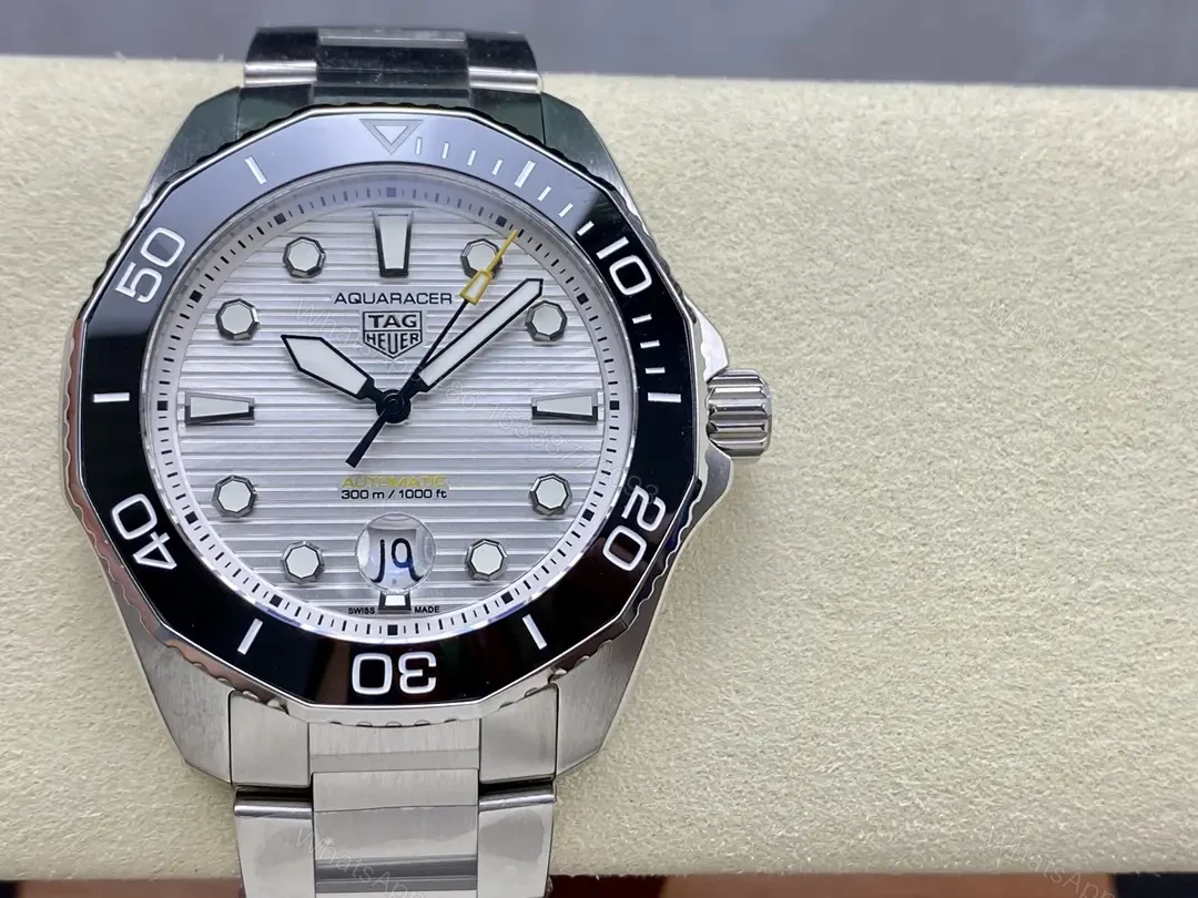 TAG Heuer Aquaracer Professional 300 43 Stainless Steel / Silver WBP201C.BA0632 — view 1