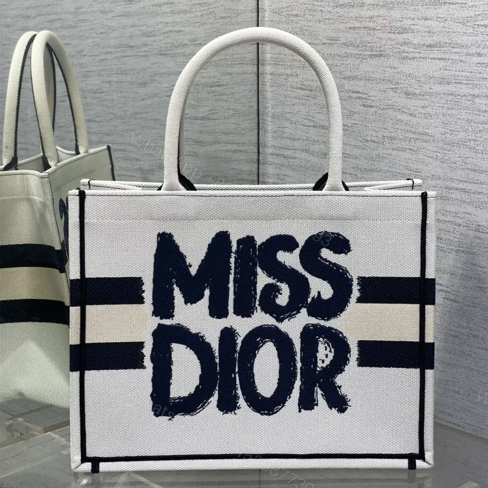 View 4 of 高仿Dior*BookTote系列M129M19D購物袋Miss白色中號免檢版