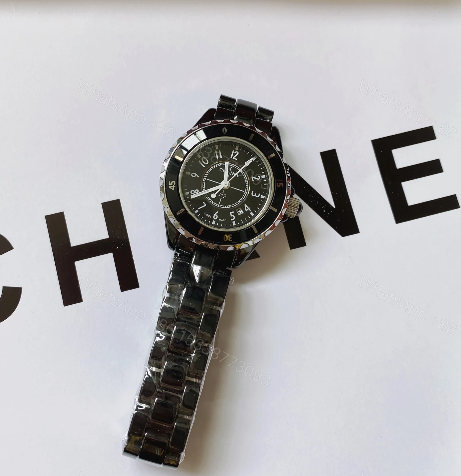 CHANEL J12 黑陶瓷一比一手錶 經典運動時尚風 — view 1