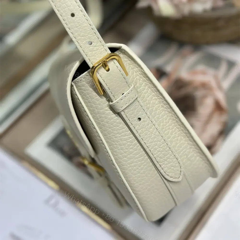 View 5 of 高仿Dior*Bobby系列M931M030牛皮斜挎包白色中號免檢版