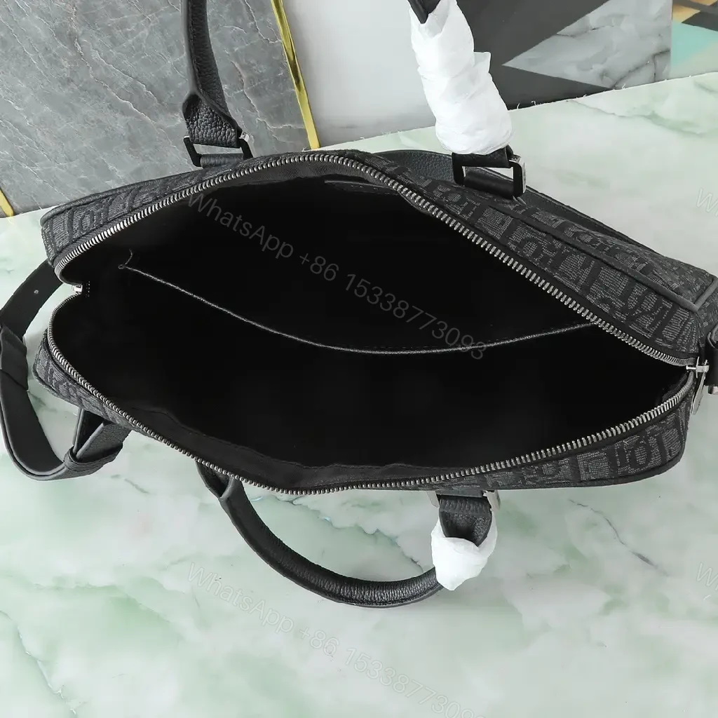 View 4 of Compact Leather Messenger – Structured, Luxurious Everyday Bag