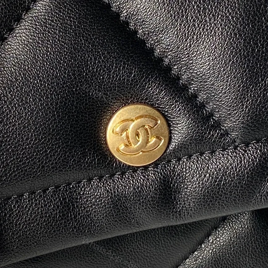 View 5 of Quilted Black Shoulder Bag: Luxe Structured Style, Gold Hardware