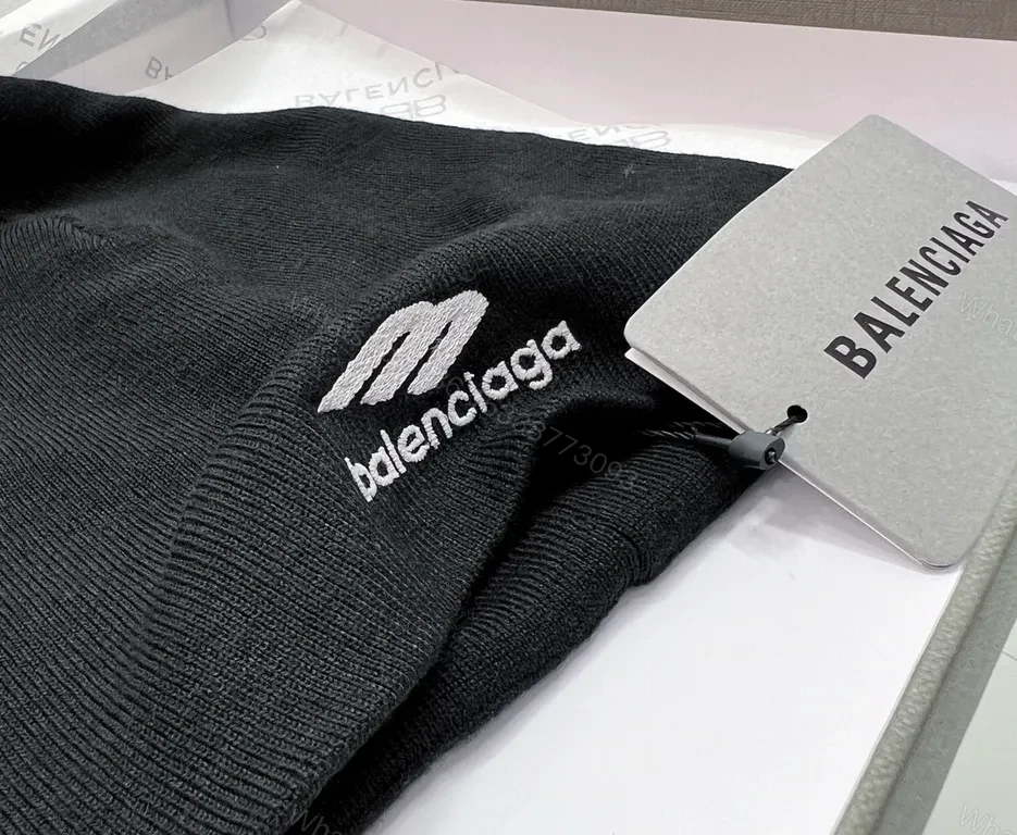 View 6 of Balenciaga-Style Knit Beanie: Premium Black, All-Day Warmth