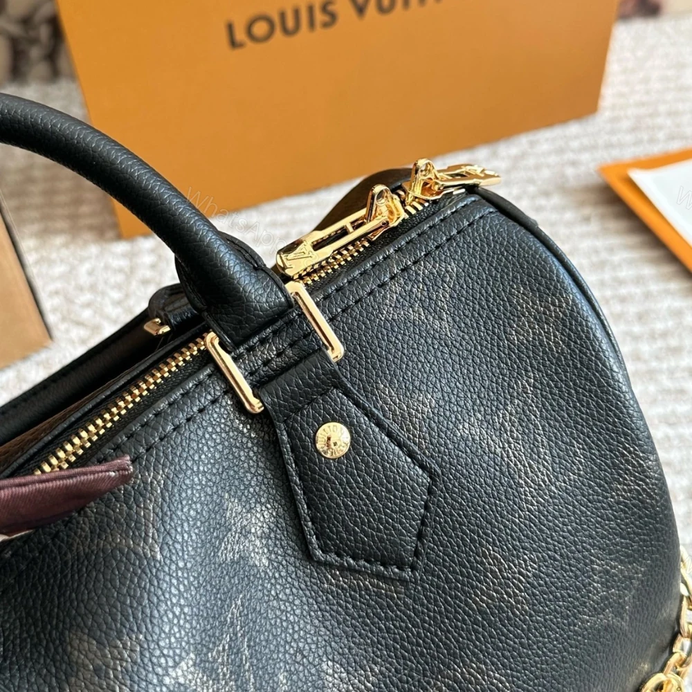 View 7 of Louis Vuitton Speedy Bandoulière 25 Black 25Cm M26486