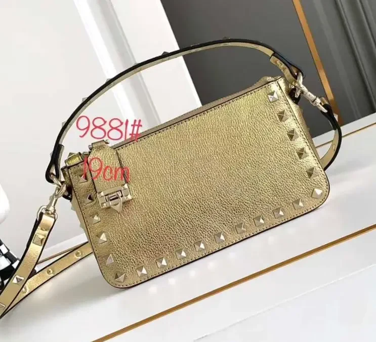 VALENTINO — view 1
