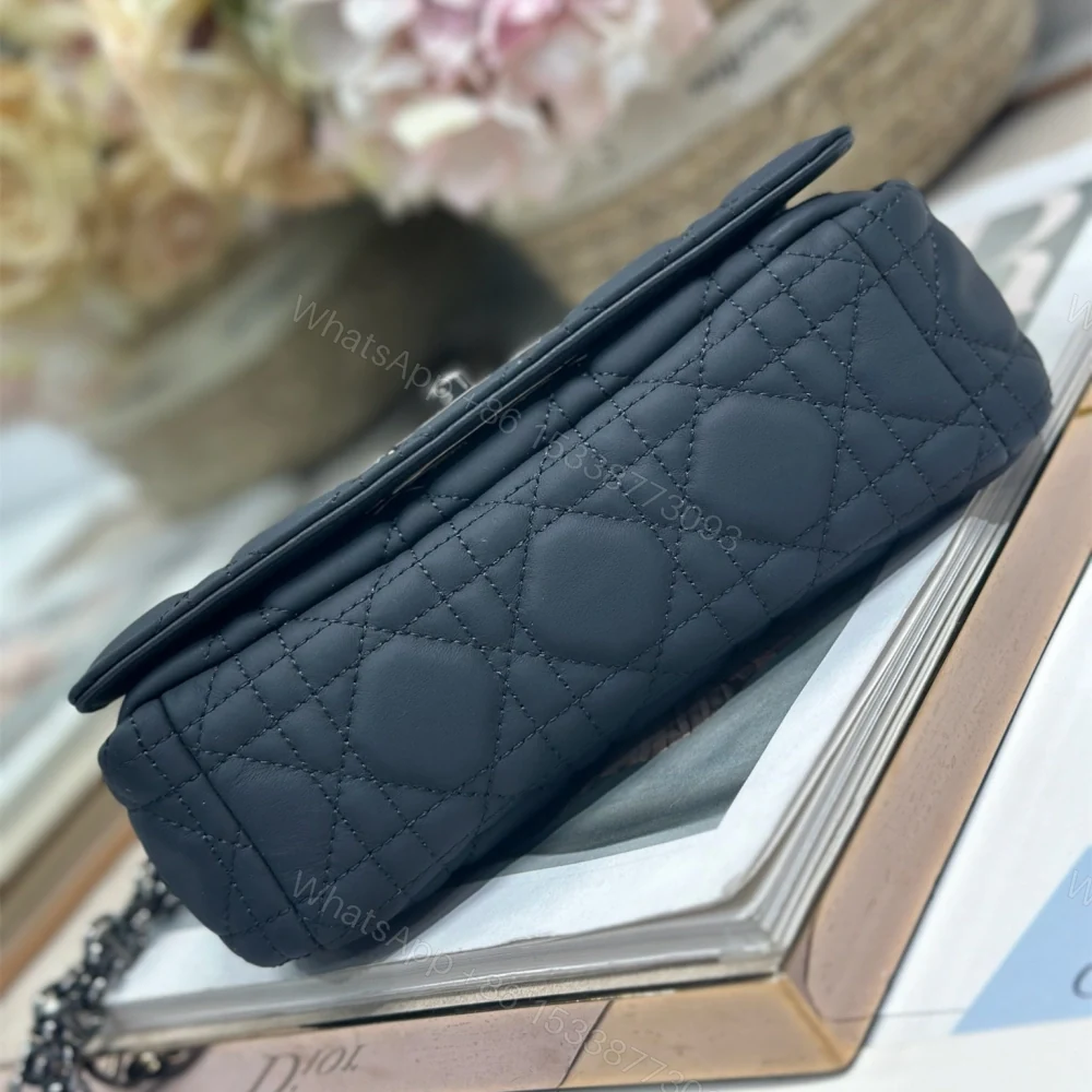 View 6 of 高仿Dior*Caro系列M9240M900小牛皮鏈條包黑銀小號免檢版