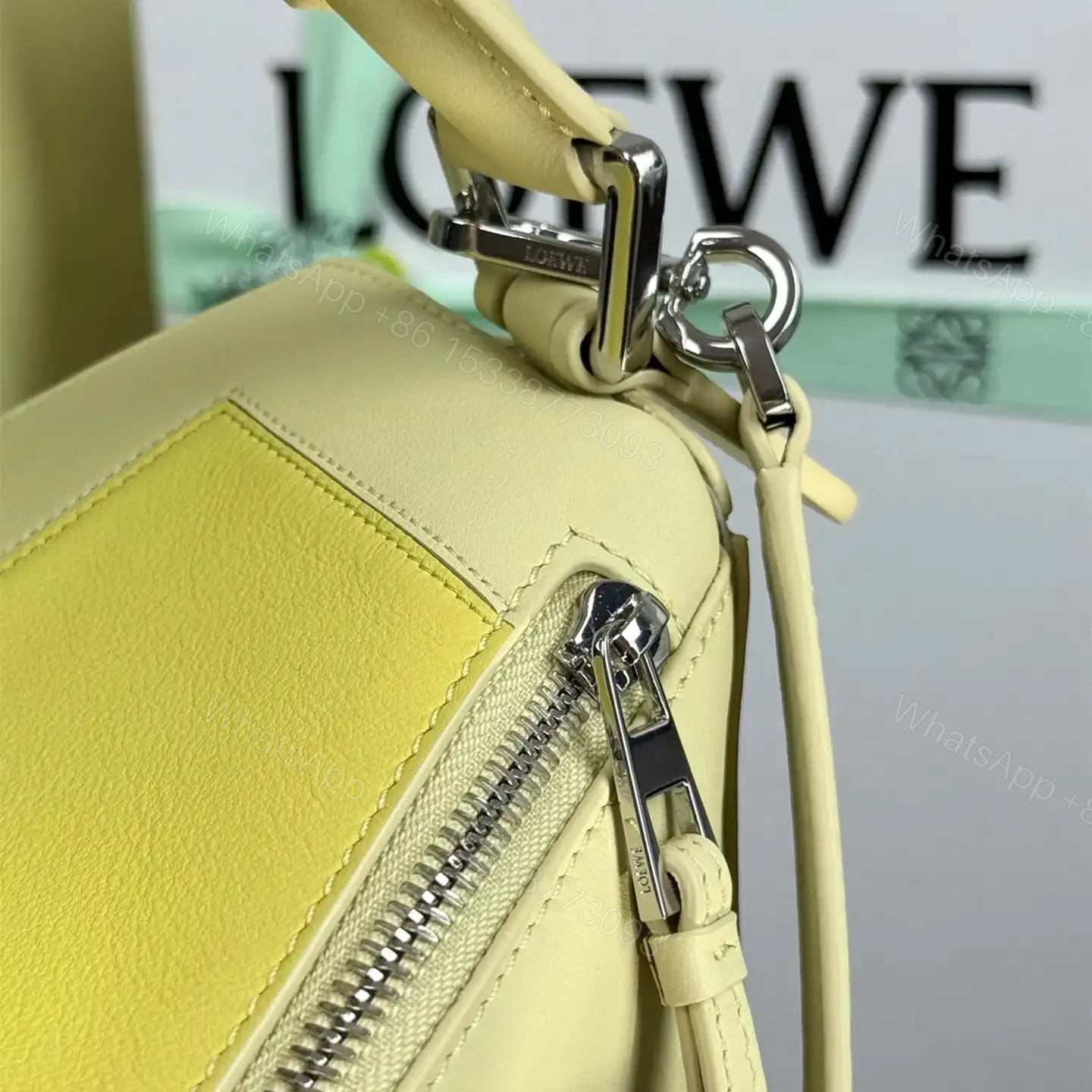 View 15 of 高仿Loewe*Puzzle系列0144幾何拼接手袋黃晶色小號免檢版