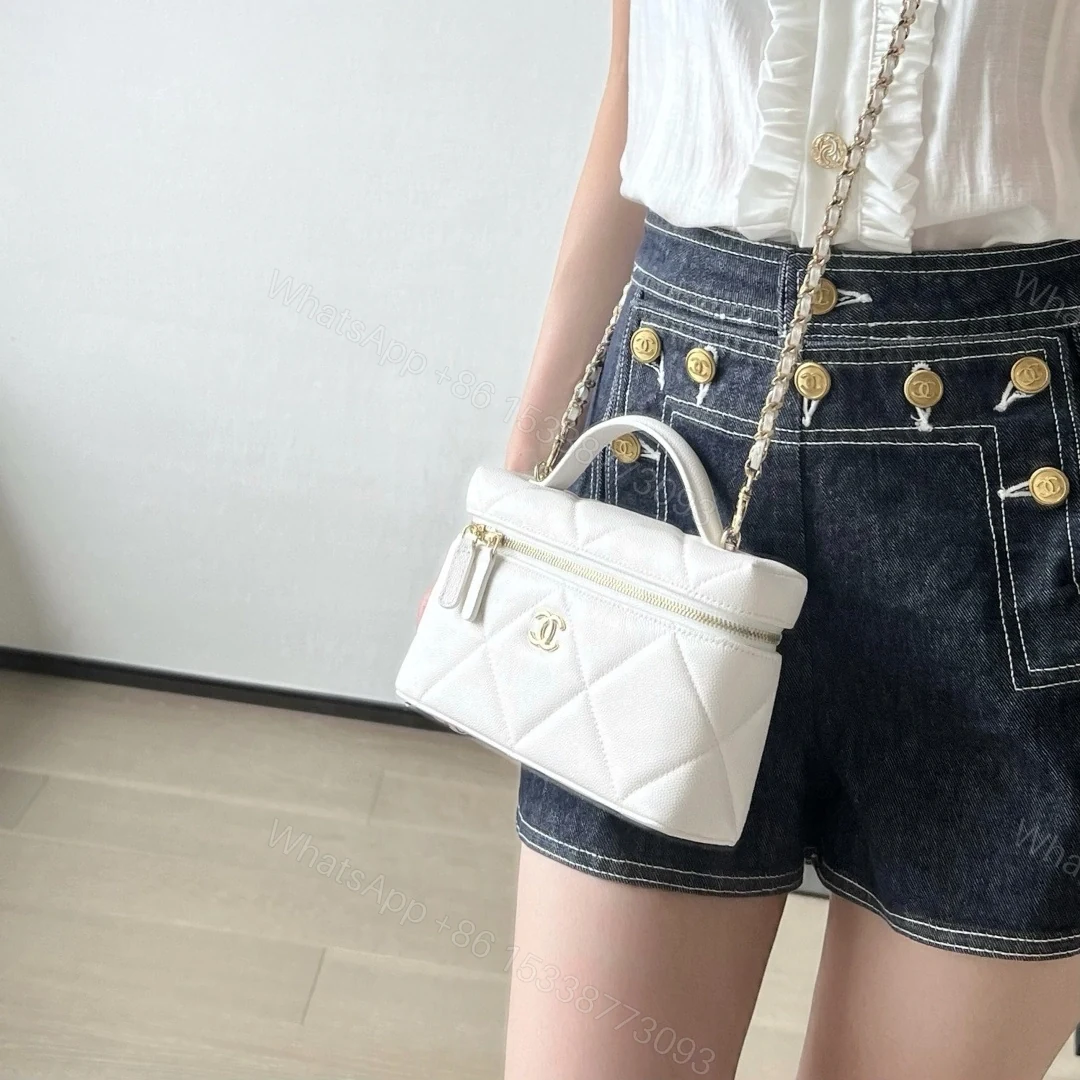 View 22 of 高仿Chanel*25K系列AP4936小牛皮盒子包白色免檢版