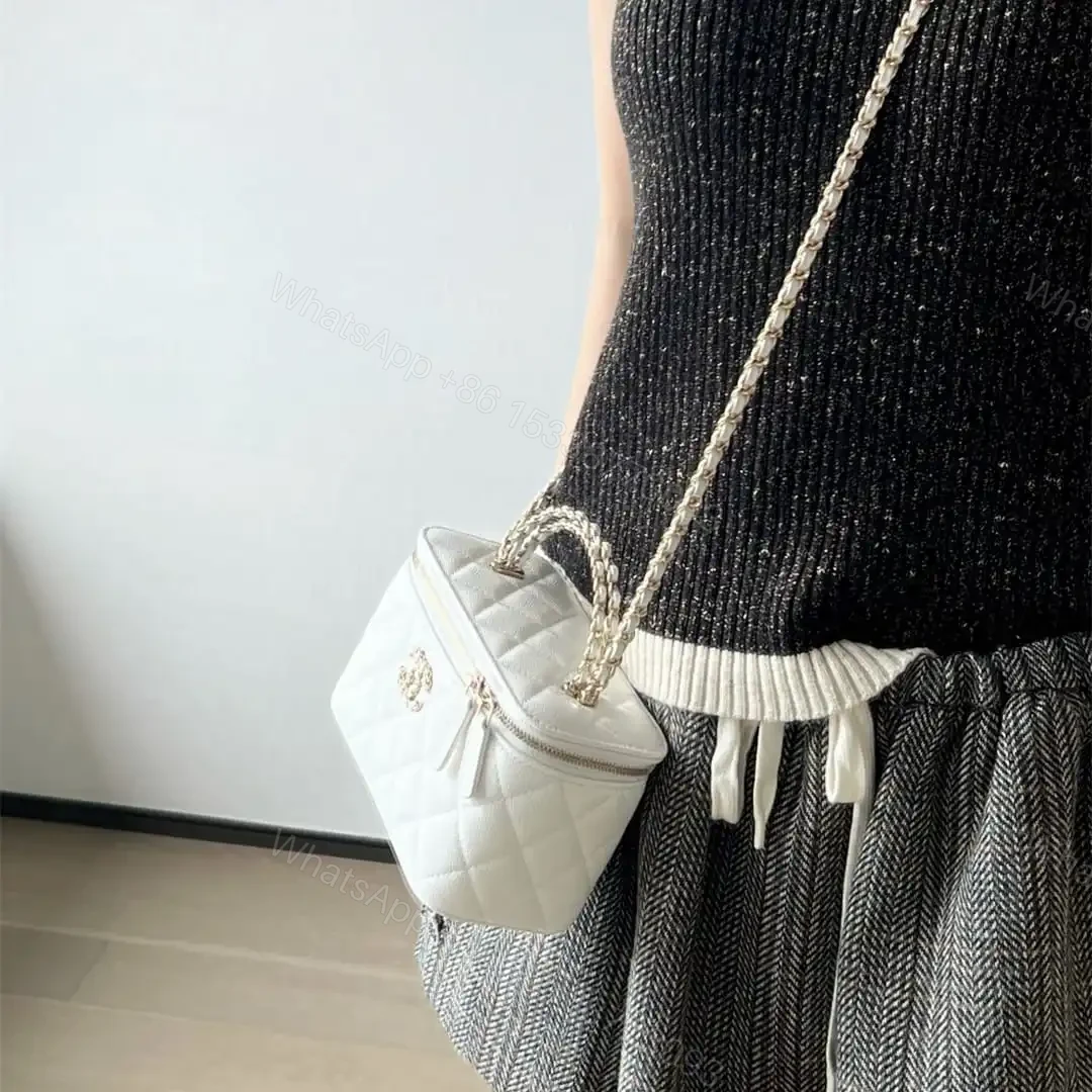 View 25 of 高仿Chanel*26S系列AP5182小球紋牛皮盒子包白色免檢版