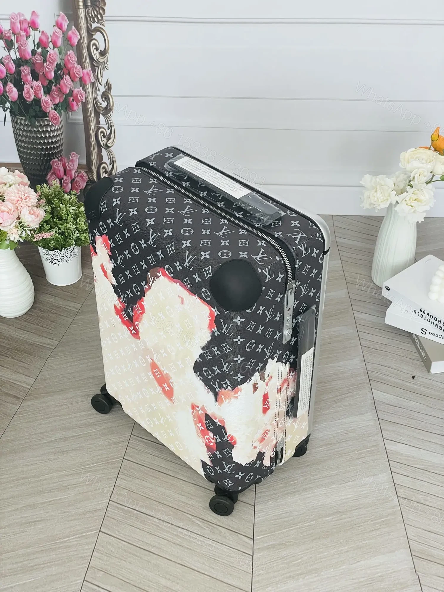 View 7 of Louis Vuitton Horizon 55 rolling suitcase Aistinctive Artistic Pattern