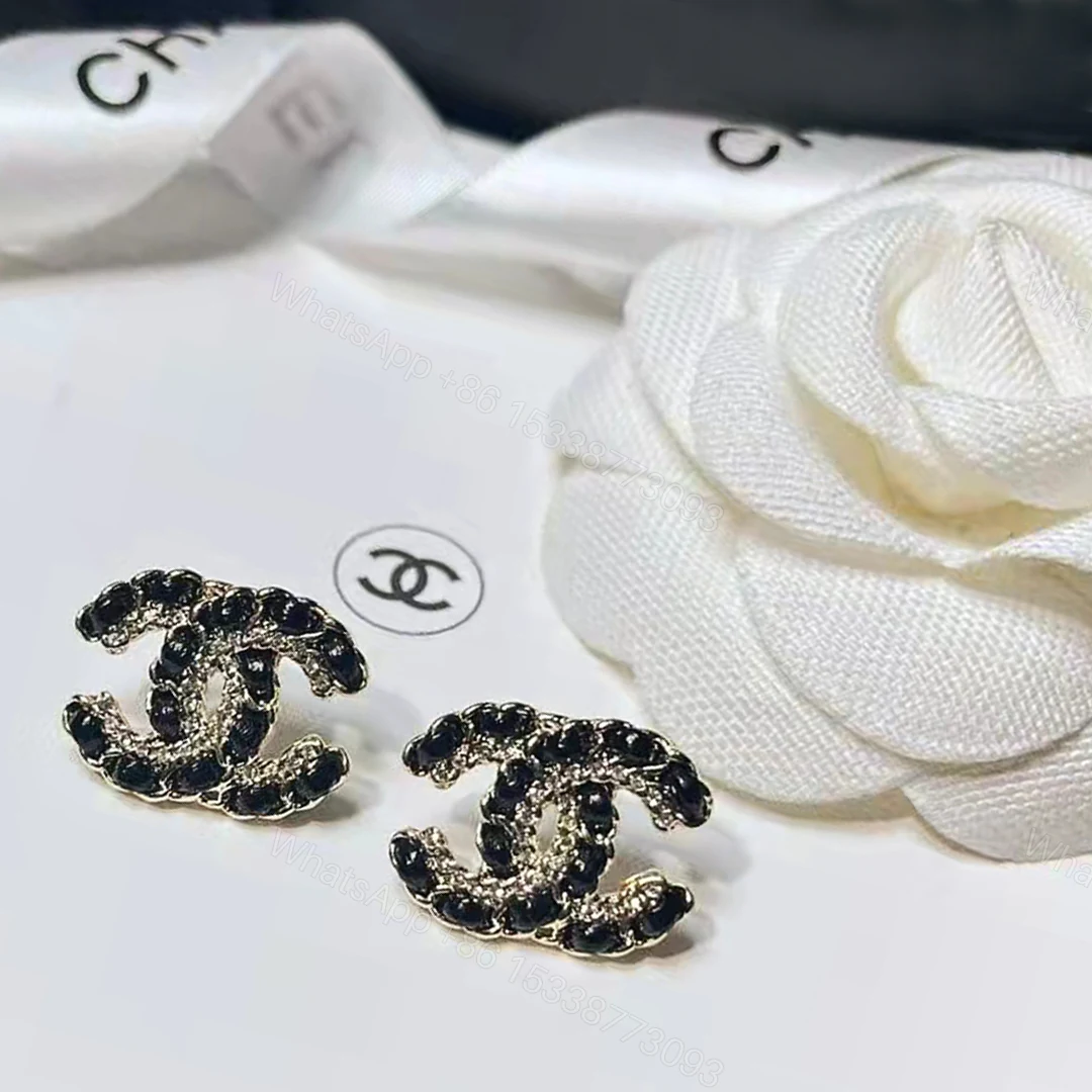 Chanel 一比一花瓣水鑽雙C耳環 閃耀立體設計 女士精緻飾品 — view 1