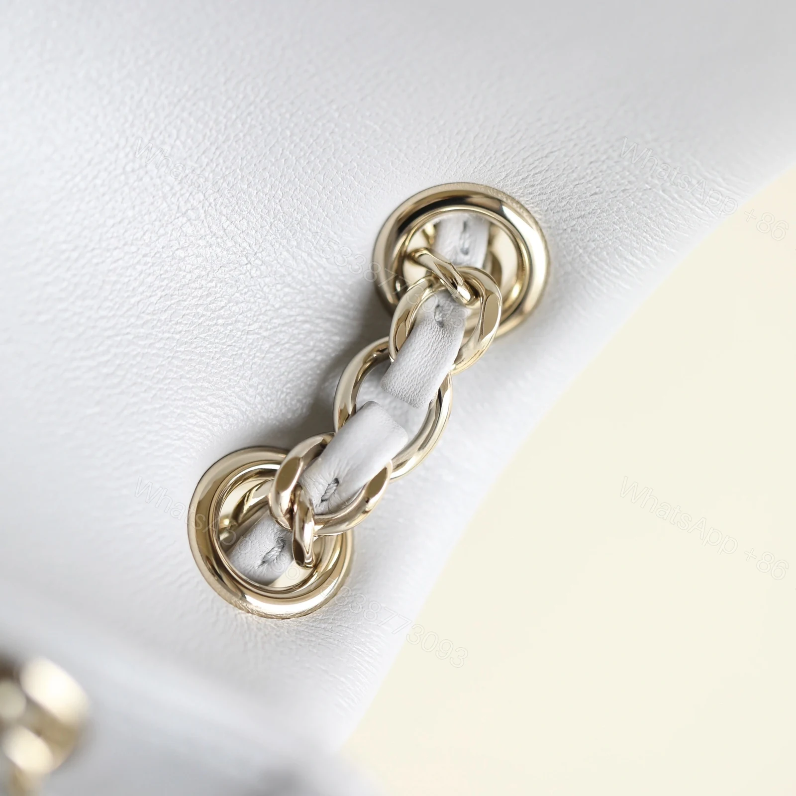 View 24 of 高仿Chanel*24K系列AS2908小牛皮淡灰雙肩包大號免檢版