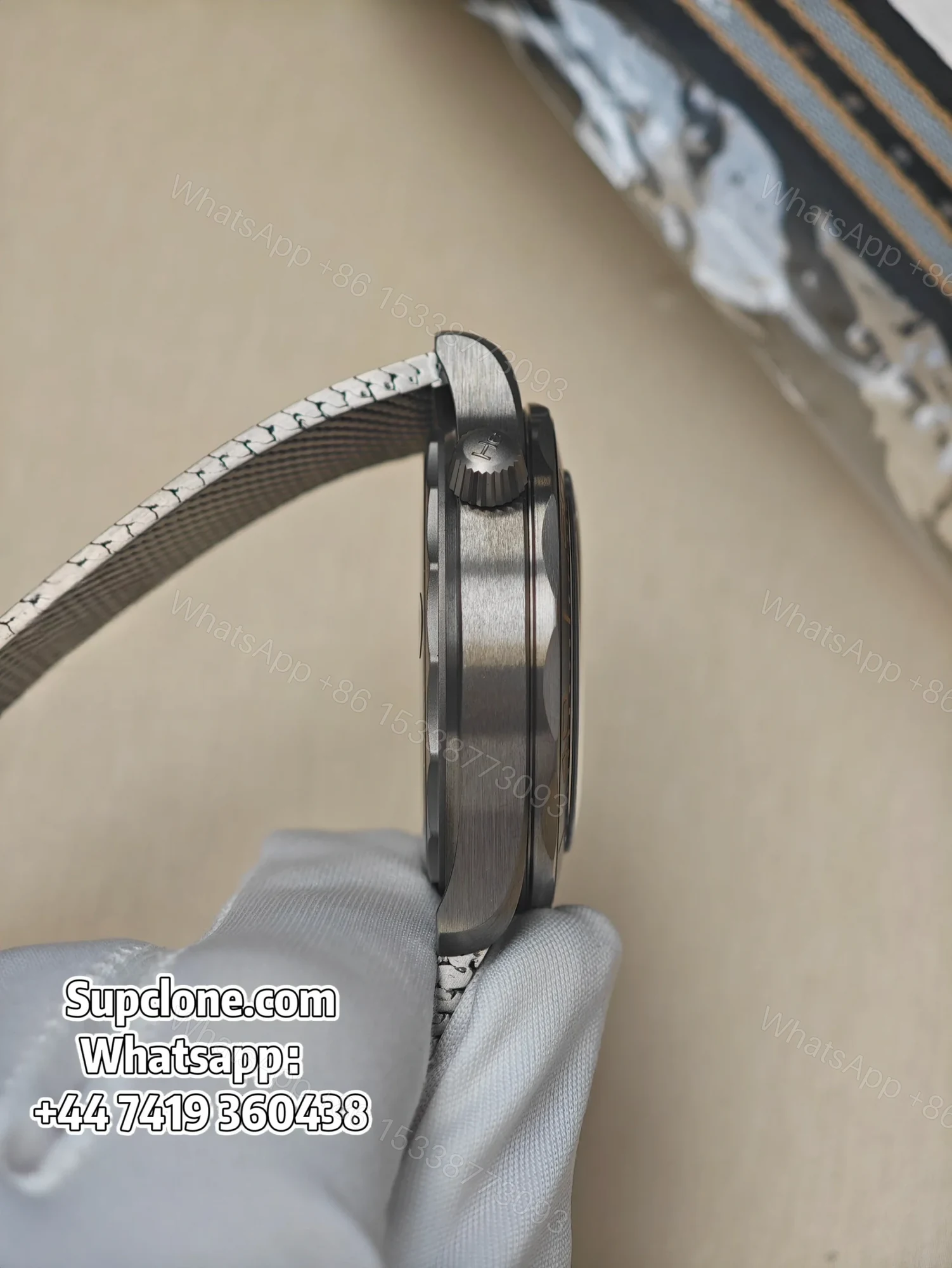 View 9 of Omega Super Clone Seamaster Diver 300M “No Time To Die” 42mm 210.90.42.20.01.001