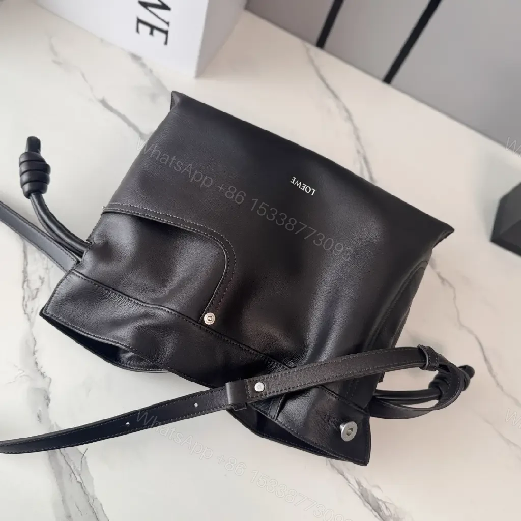 View 4 of Minimalist Leather Bag – Structured, Durable Everyday Carry