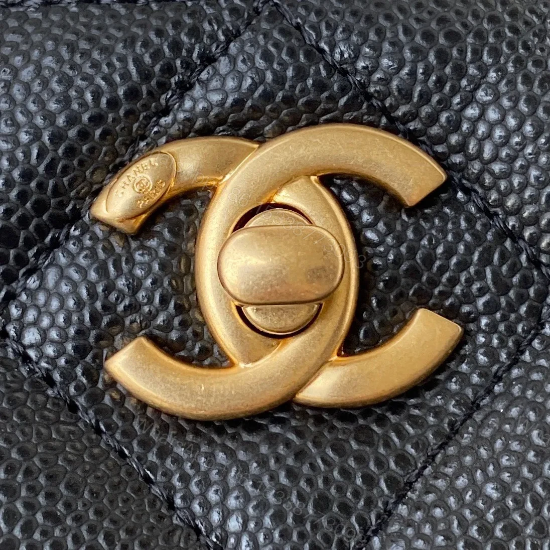 View 4 of Chanel Hobo Like Auth Handbags Pebbled Leather With Lock Gold 19x16cm