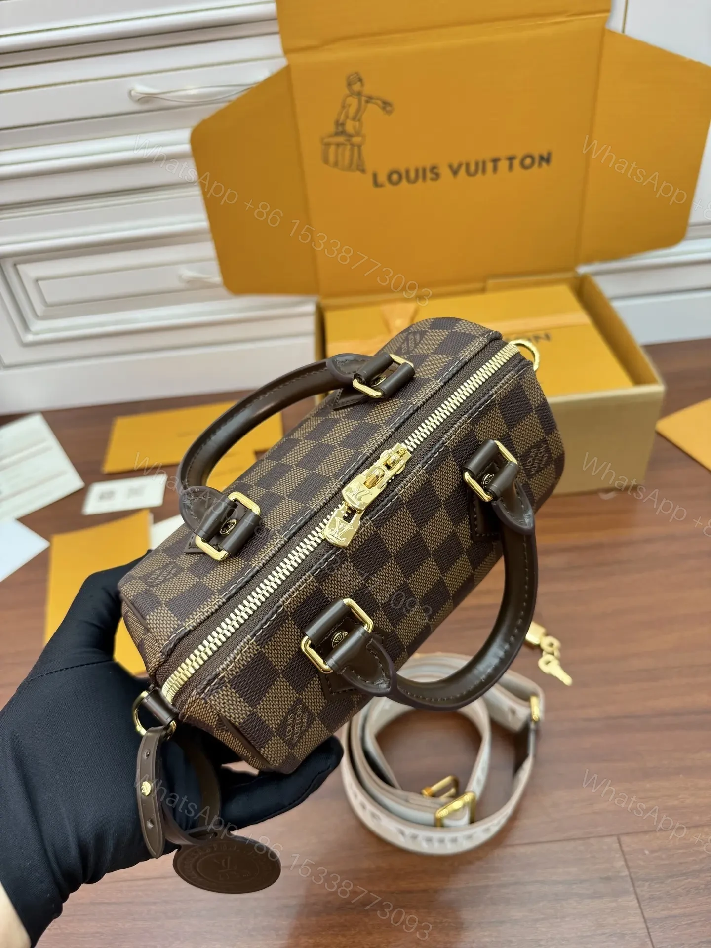 View 3 of Louis Vuitton Speedy Bandoulière 20