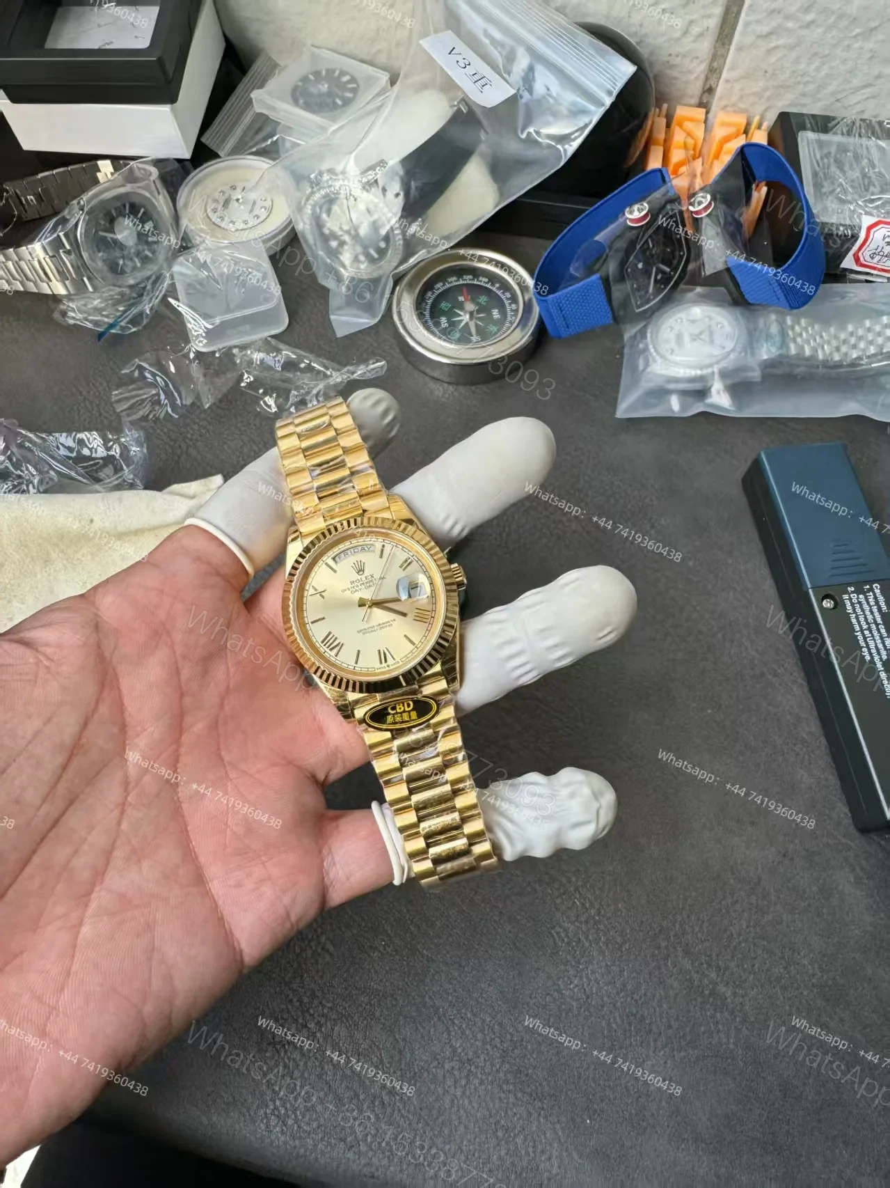 View 13 of Rolex Day-Date M228238-0006 1:1 Replica Gold Roman Dial 40MM 3255 Movement Presidential Bracelet Super Clone Watch