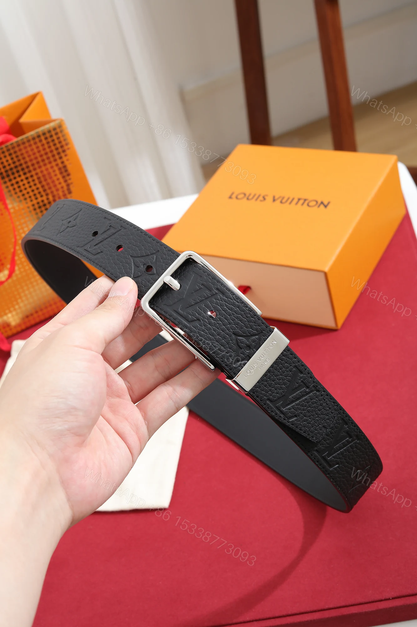 LV 原單男款Monogram壓紋真皮腰帶 銀扣商務休閒款 — view 1