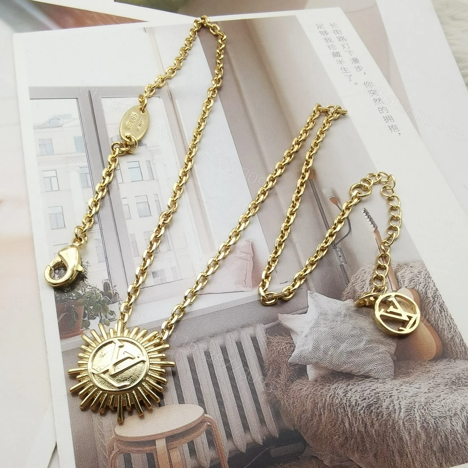 View 4 of EN – Lux LV Necklaces 068