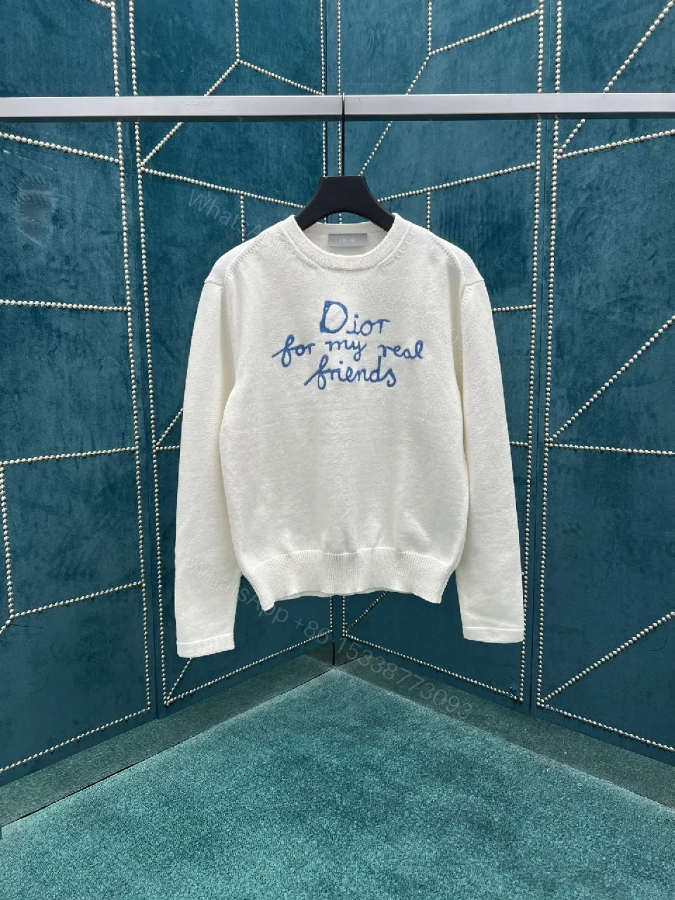 Soft Cotton Crewneck Sweatshirt with Handwritten Script Style – Comfort Plus — view 1