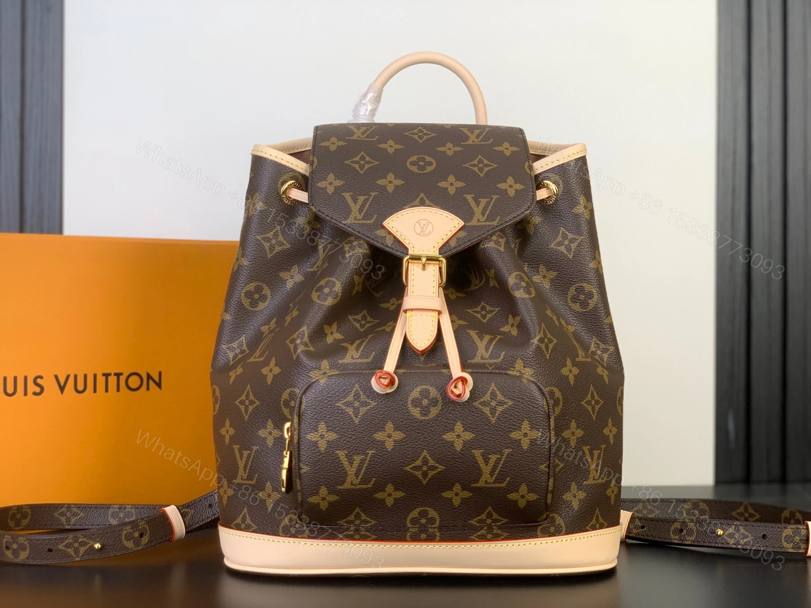 LV 高仿 Monogram Palm Springs 經典中號後背包 — view 1