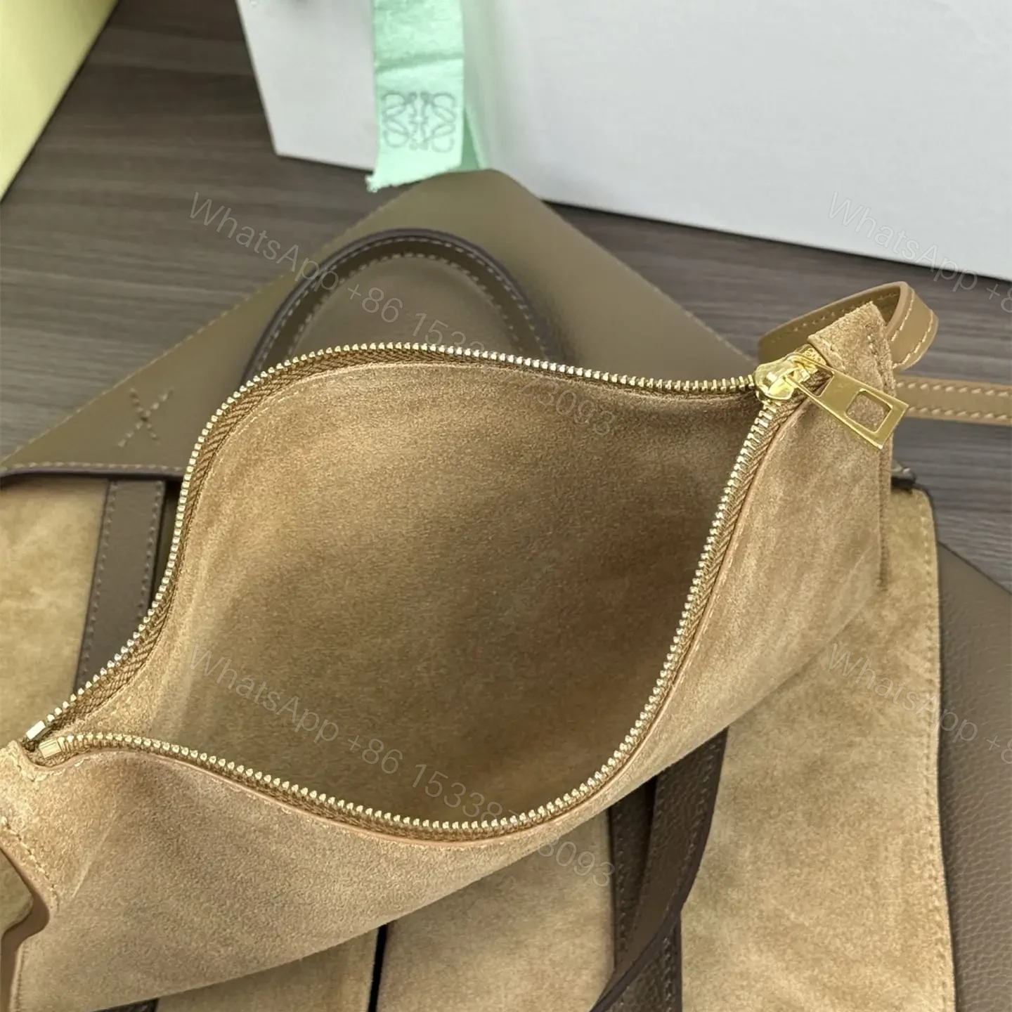 View 14 of 高仿Loewe*Fold系列3170幾何Tote包灰褐色中號免檢版