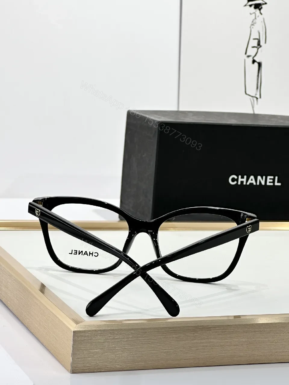View 8 of Chic Tortoiseshell Frames: Premium Everyday Eyewear
