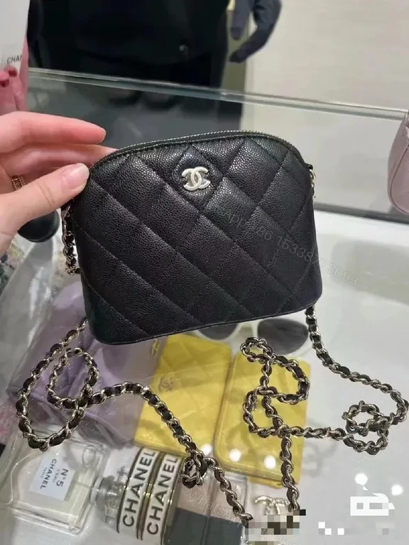 Chic Quilted Crossbody: Black Caviar Leather, Minimalist Luxury — view 1
