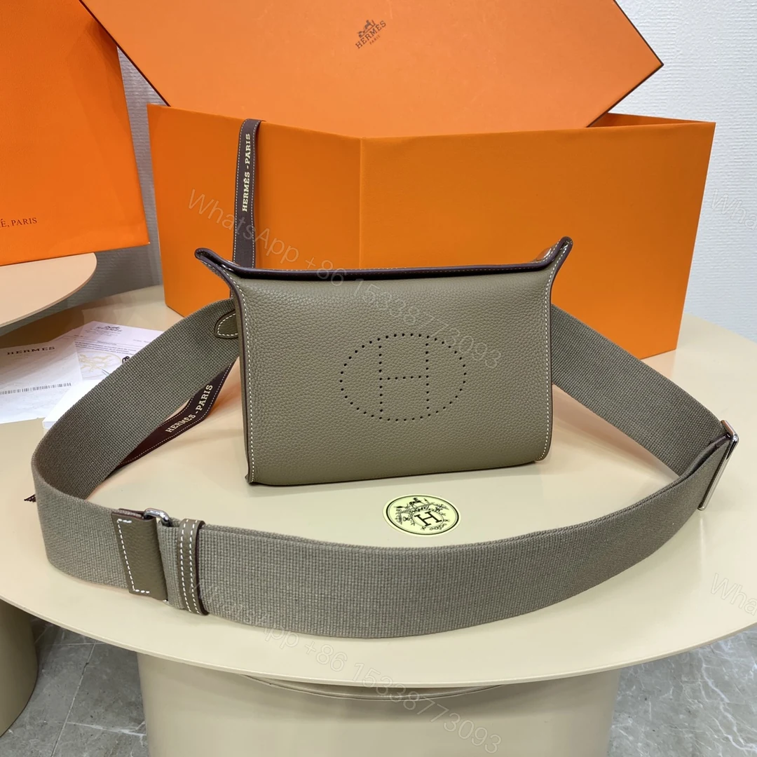Hermes 原單 Evelyne TPM 卡其拼色迷你斜背包 經典百搭小牛皮款 — view 1