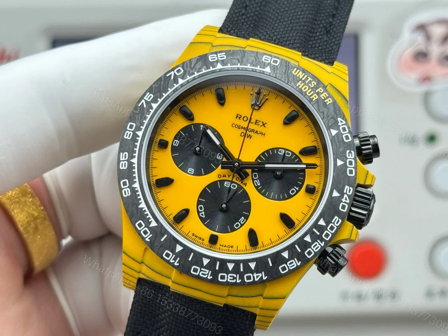 View 5 of Rolex Daytona Yellow Replica 40MM Premium Carbon Fiber Black Fabric Strap RG-ROLEX-DAYTONAR74-YELLOW