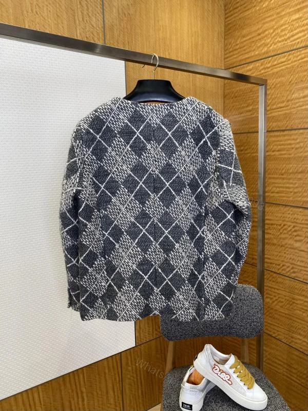 View 3 of Louis Vuitton路易威登菱格纹外套_高仿a货厂家-奢品库