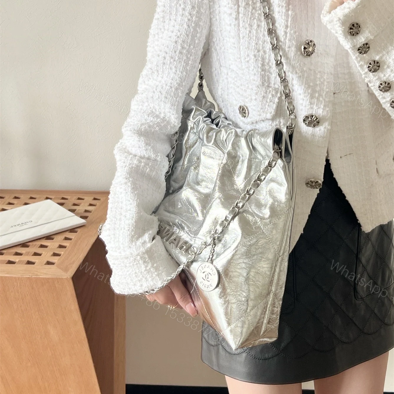 View 13 of 高仿Chanel*25C系列AS3980新款牛皮22Bag手袋中號免檢版