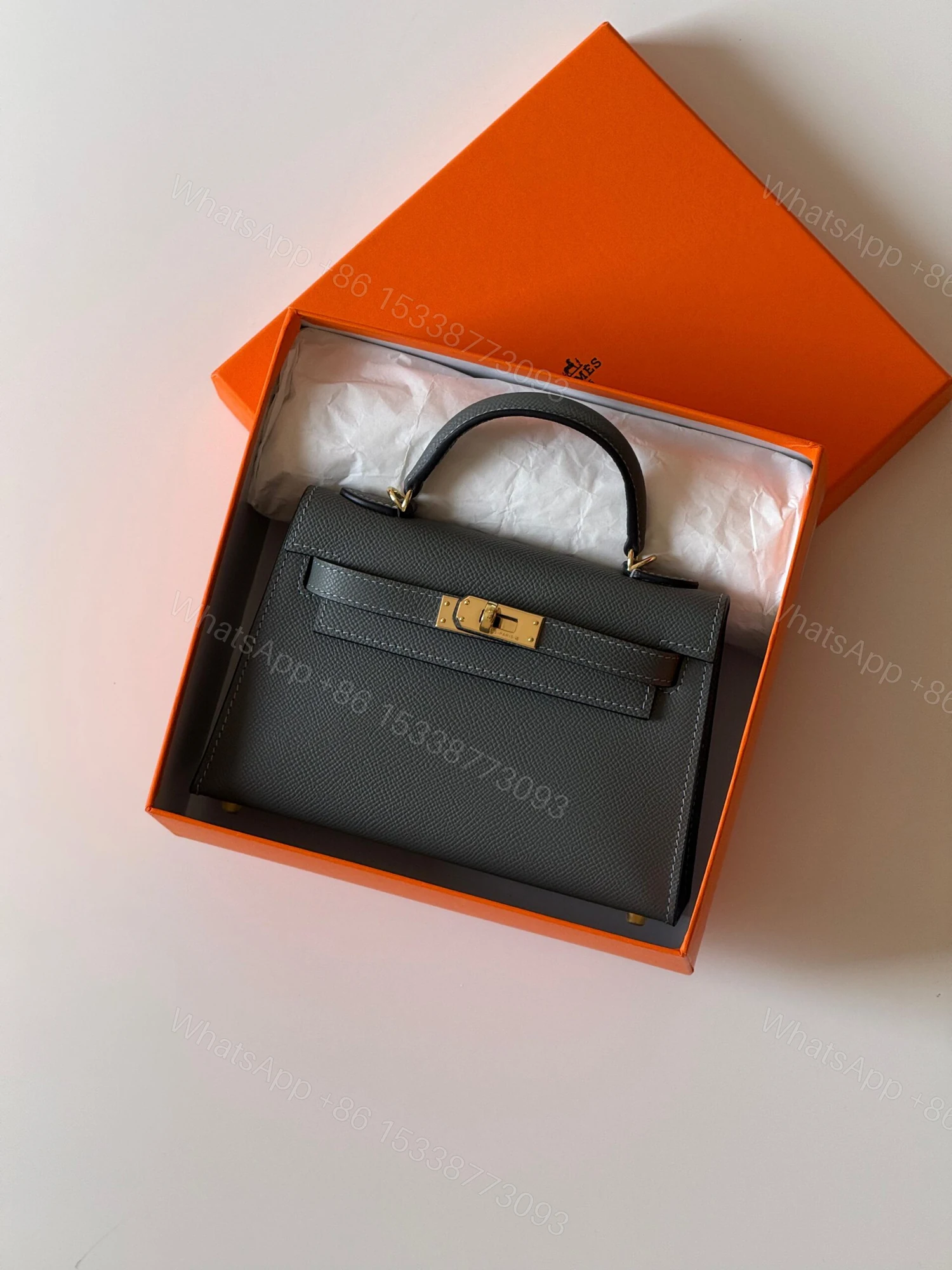 Hermès Mini Kelly 19 Sellier bag in a Grey Epsom Leather — view 1