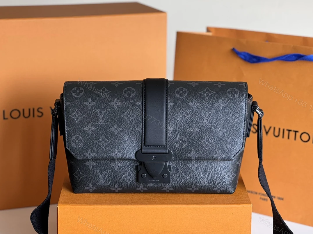 LV 高仿Monogram Eclipse翻蓋斜背包 M46794街頭簡約時尚推薦 — view 1