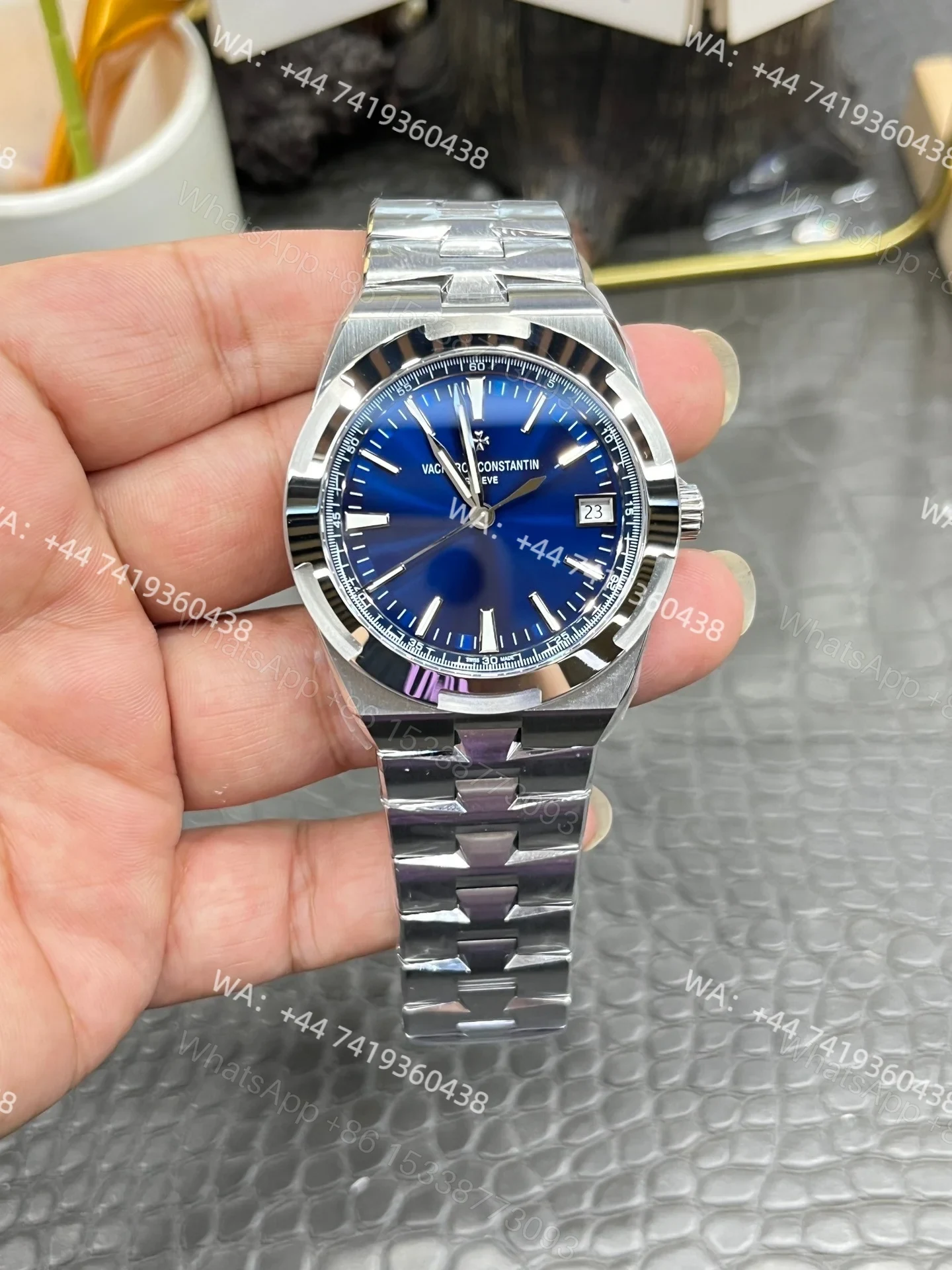 Super Clone Vacheron Constantin Overseas 4500V/210A-B128 – Stainless Steel Blue Dial Watch — view 1