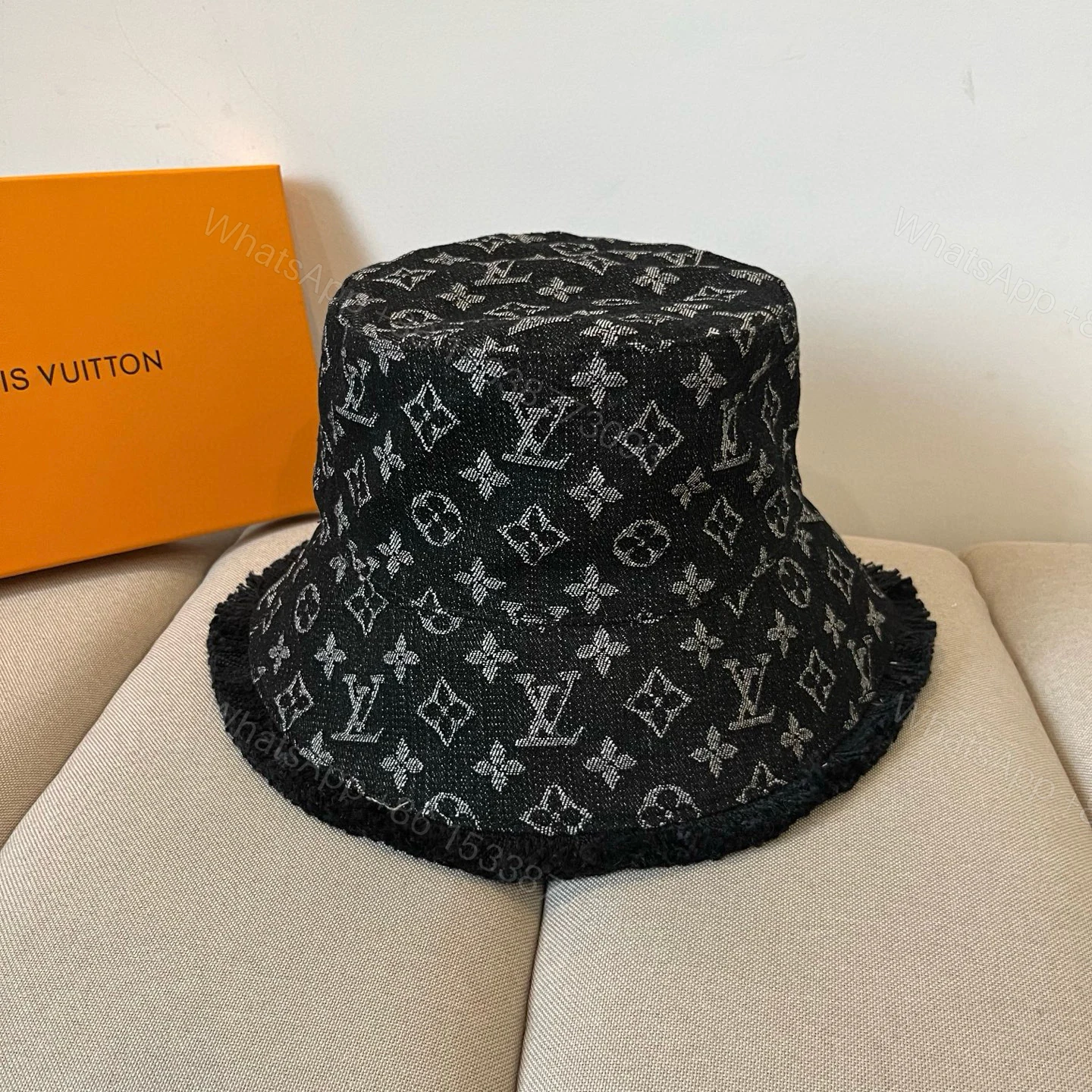 LV 高仿毛邊漁夫帽 黑色滿版老花設計 經典風格帽款 — view 1