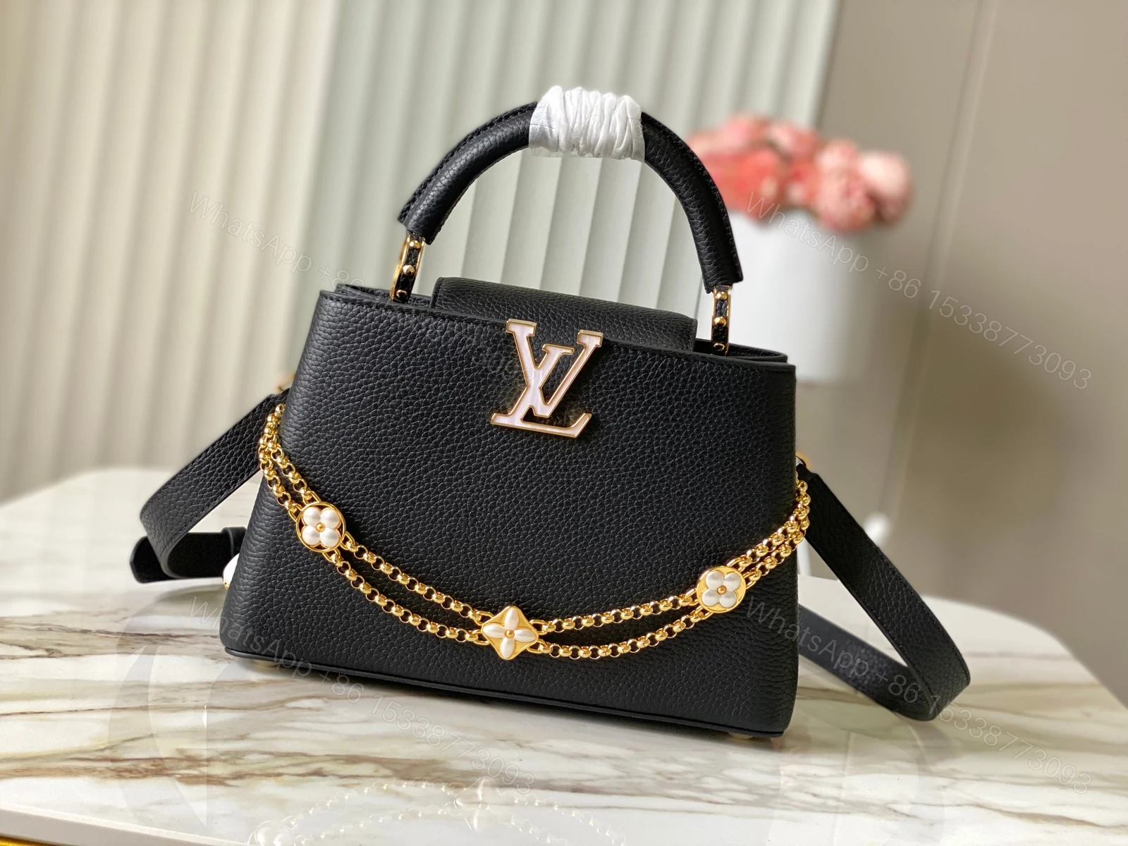 LV 精品仿製黑色金鏈花飾手提包 中號典雅百搭款 — view 1