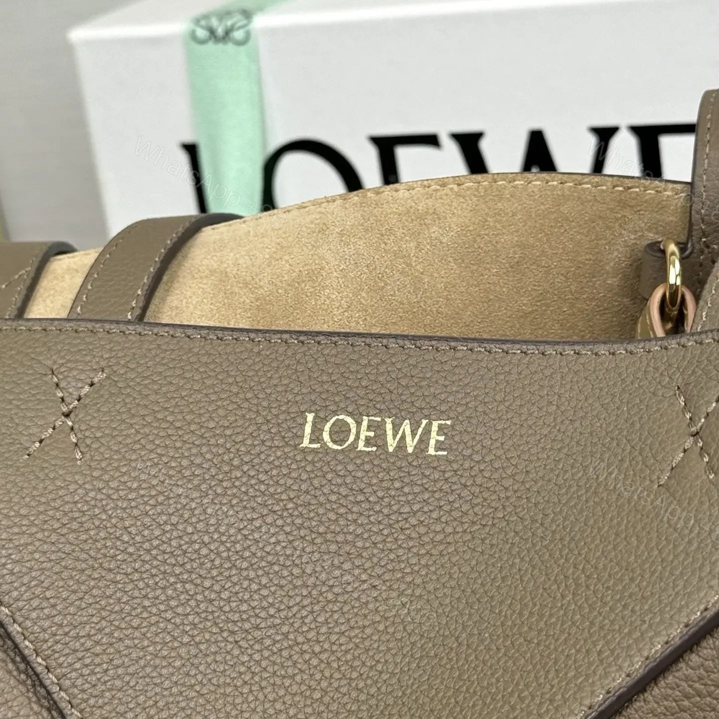 View 18 of 高仿Loewe*Fold系列3170幾何Tote包灰褐色中號免檢版