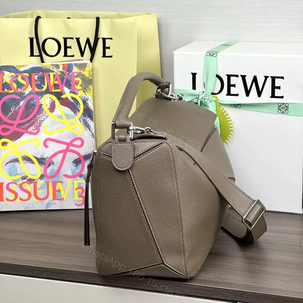 View 3 of 高仿Loewe*Puzzle系列6423小牛皮斜挎包苔原色大號免檢版