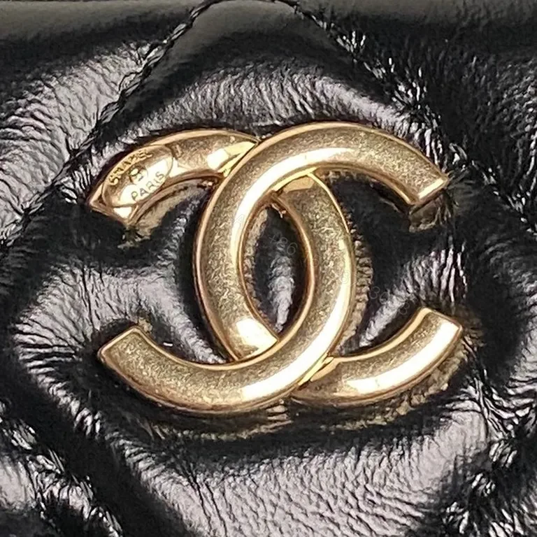 View 3 of Chic Quilted Black Chain-Handle Bag: Luxury Everyday