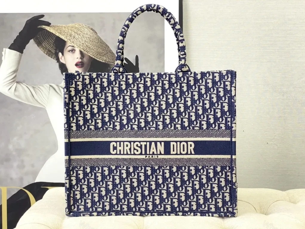 Iconic Dior Oblique Tote: Navy Canvas Luxury Everyday Carry — view 2