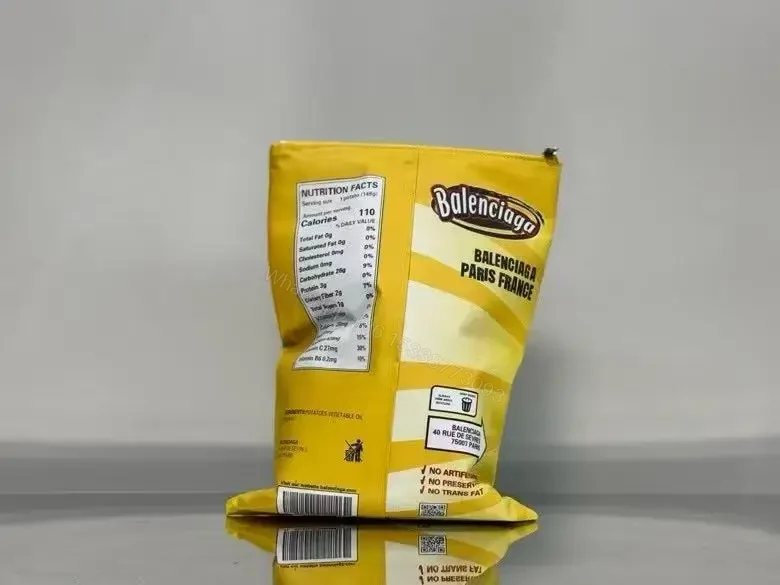 View 6 of Lux Cheese-Onion Crisp Maxi Snack Pack