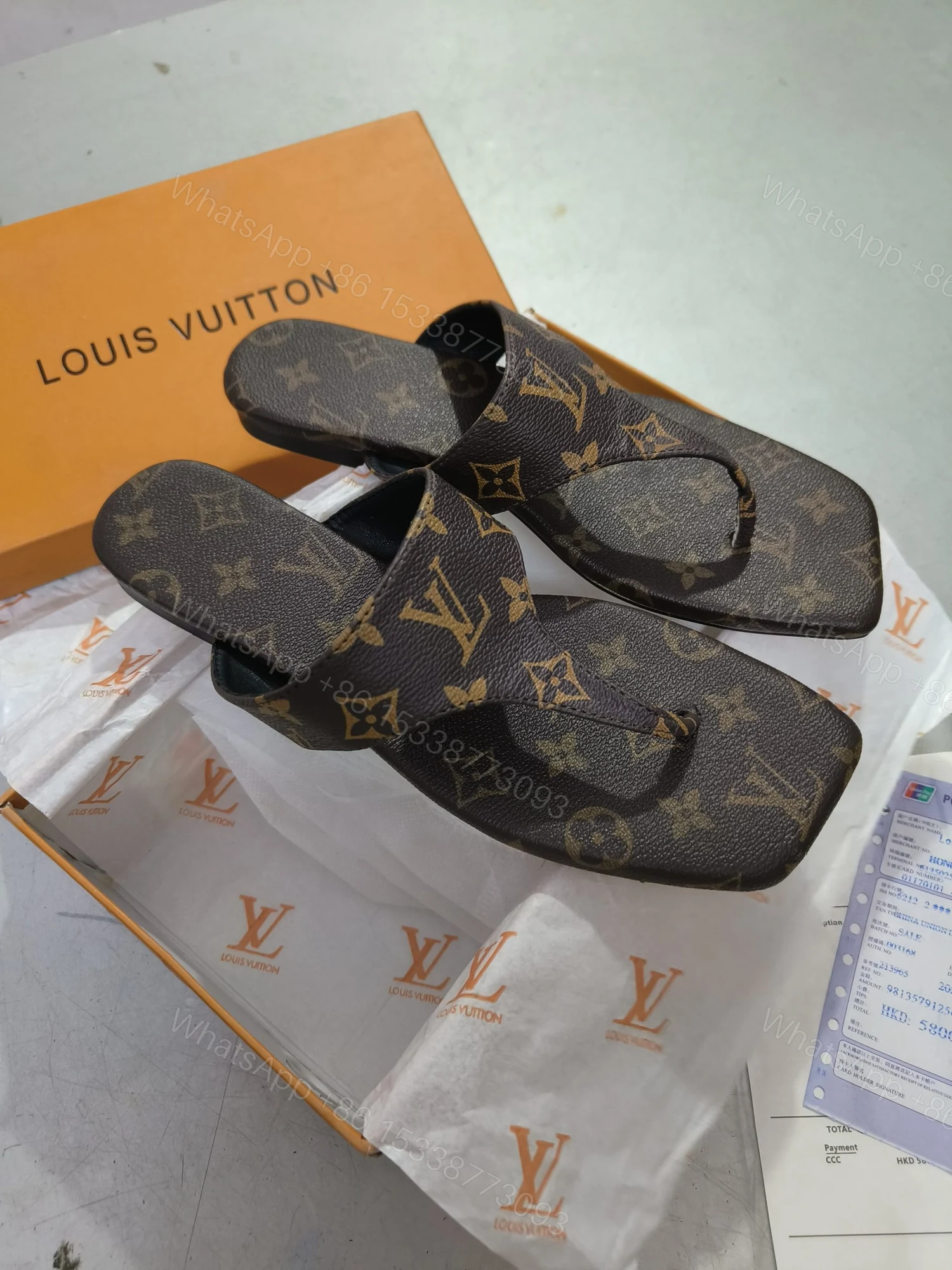 FIRST COPY Louis Vuitton Flats — view 1