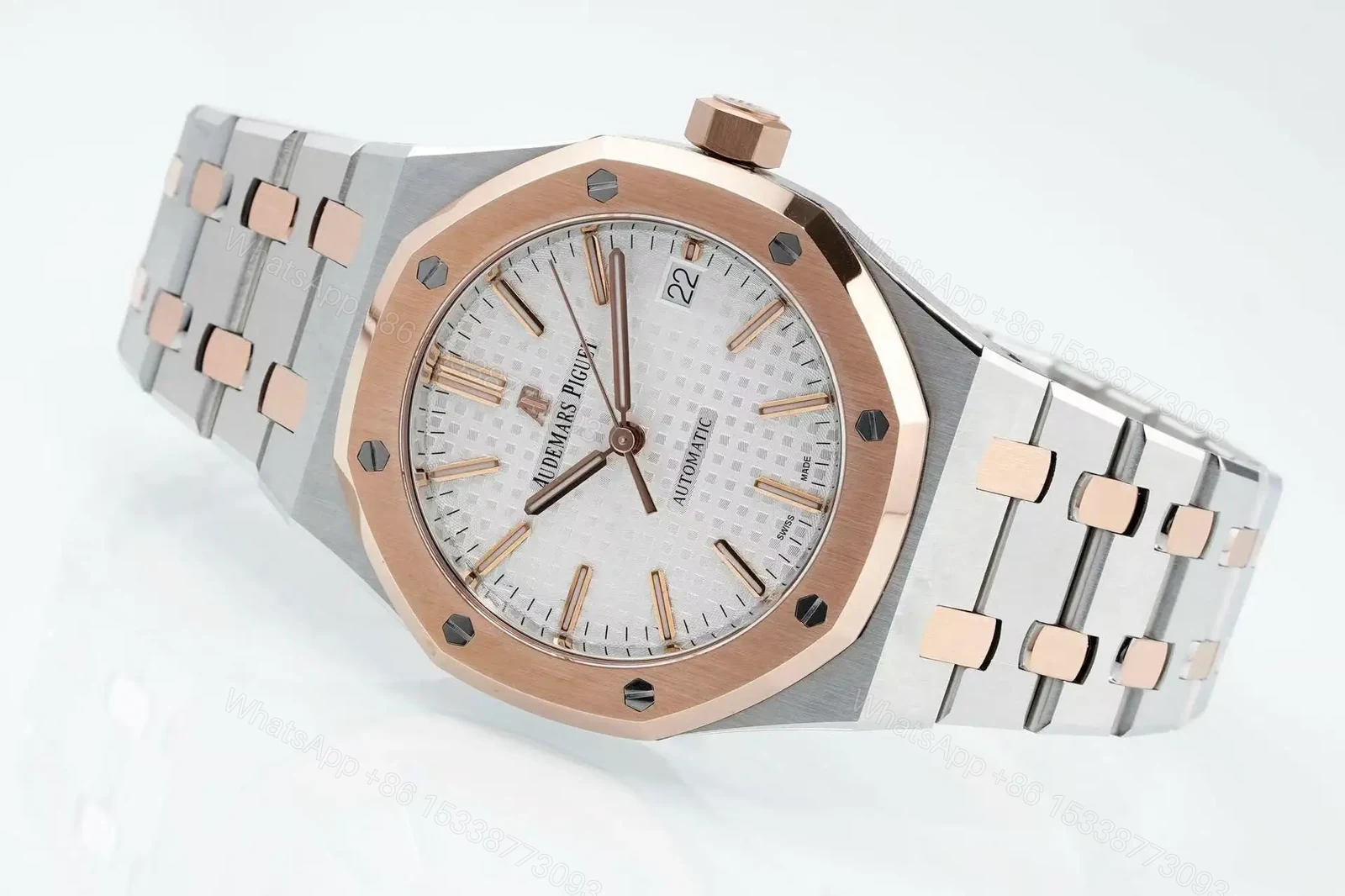 View 6 of Replica Audemars Piguet Royal Oak Selfwinding Silver 15400SR.OO.1220SR.01