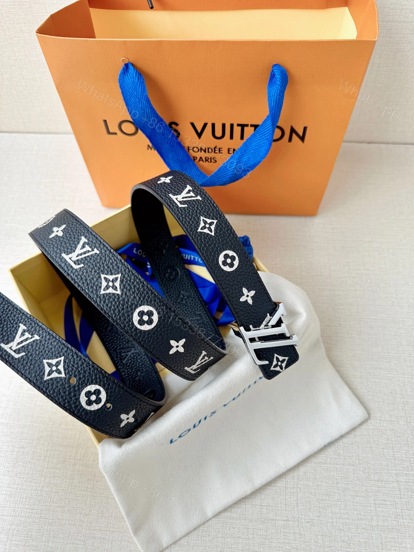 LV 高仿黑白Monogram皮帶|壓紋牛皮銀扣經典款男士腰帶 — view 1